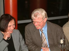 http://www.ohg82er.de/bilder/ThomasMalburg/Klassentreffen2003/12.jpg